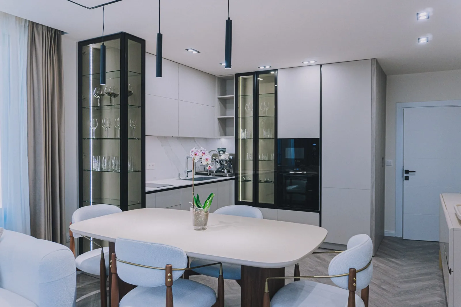 Дизайн и цялостно обзавеждане на кухня | Сия Стил - дизайн и цялостно обзавеждане | Проект: Мадика В01